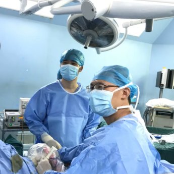 巧克力囊肿|23岁姑娘例假不规律！吃了止痛片还是痛得死去活来