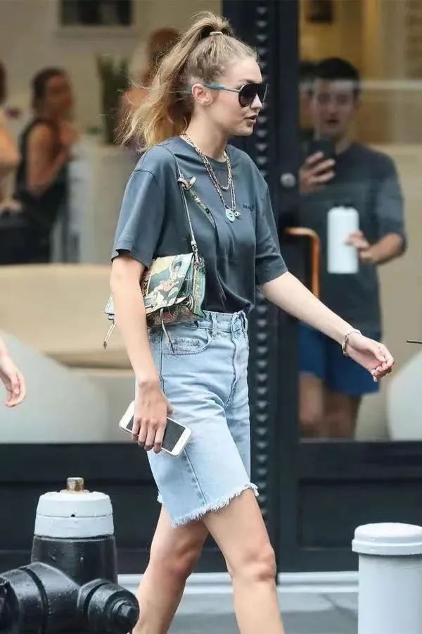 姐妹们|阔腿裤下岗了！“爹地裤”才是今夏潮流，真的太显瘦了