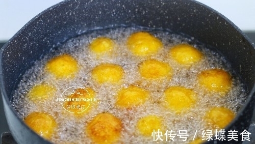 用红薯做可口小零食,香甜软糯,孩子一口一个,眨眼就光盘