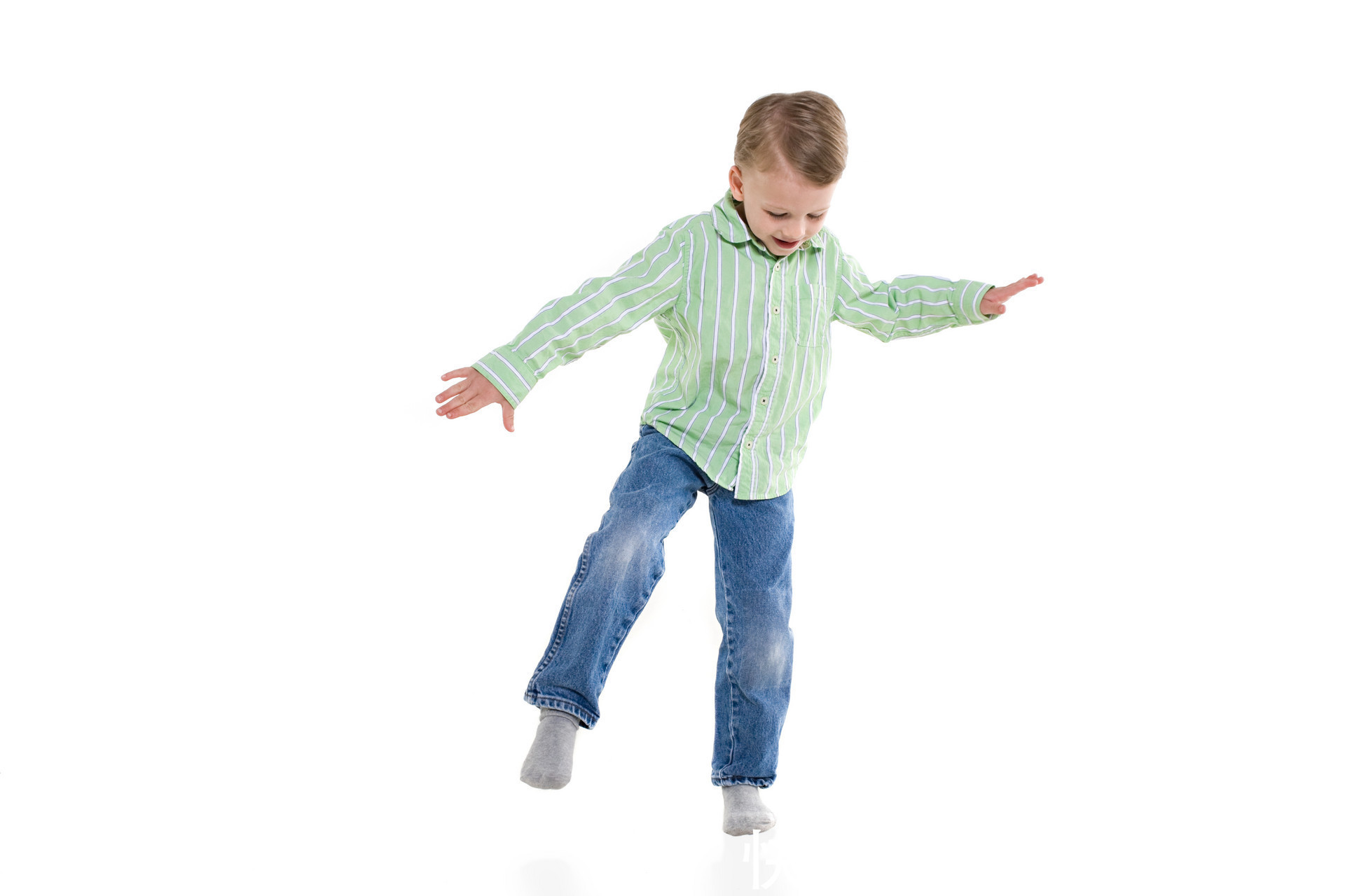 穿衣|秋天孩子穿衣全攻略:年龄,保暖部位,穿衣方法,妈妈都要掌握