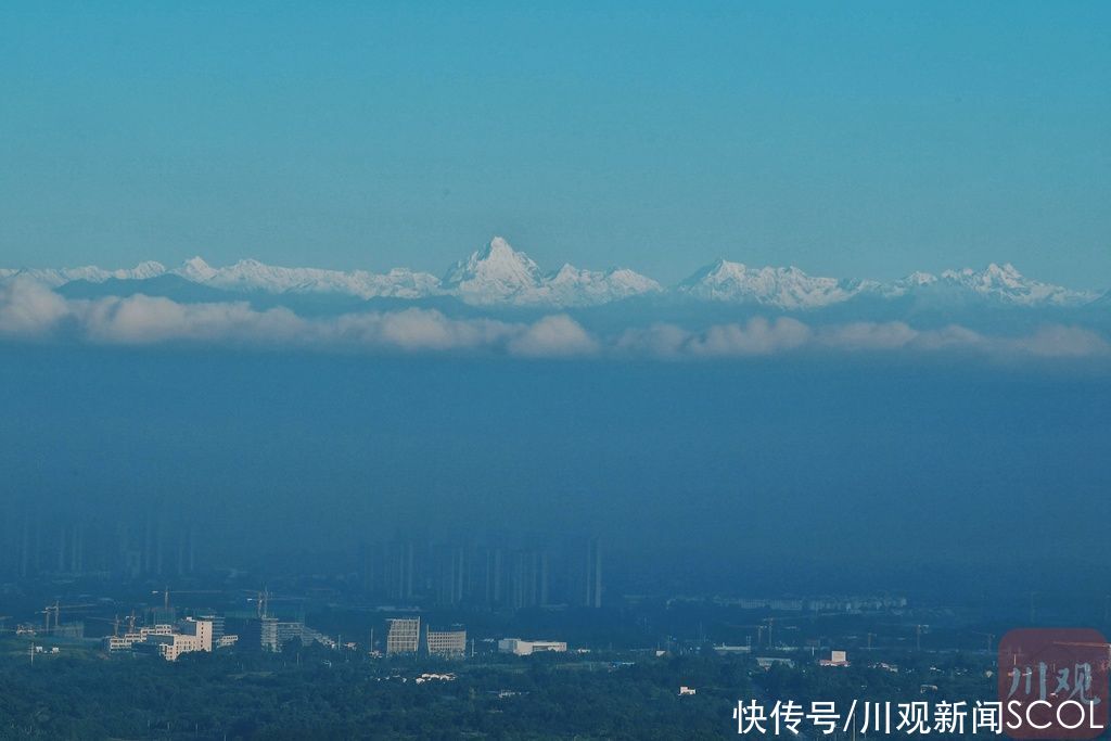 成都科学城今晨现平流雾美景 穿过云层见雪山|视频 | 平流雾