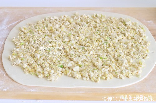 酵母|半棵白菜1块豆腐,不包也不烙,卷卷上锅一蒸,香嫩营养,吃不够