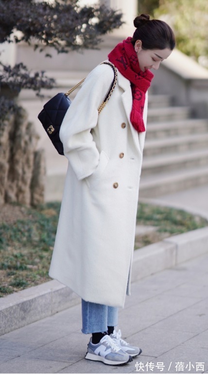 牛仔 阔腿裤out了,今年流行“直筒裤”,搭配短靴、高跟鞋时髦度飙升