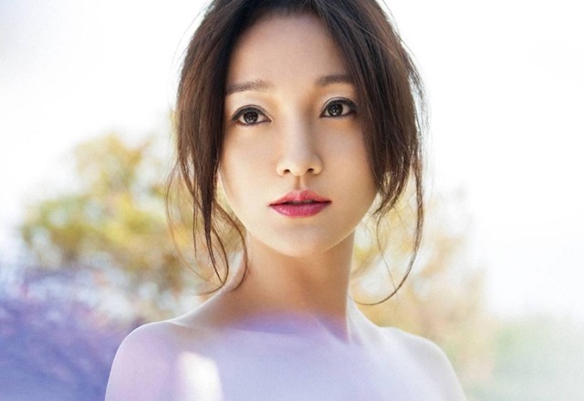 油画!周迅早年“人体模特”油画曝光,一幅售价184万!18岁为艺术献身