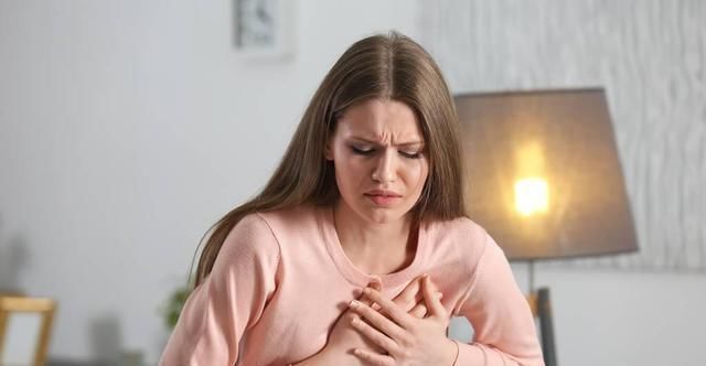 乳腺结节|乳腺结节的根源找到了，牢记2吃、2不吃，将结节“扫地出门”