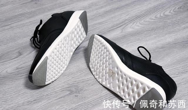 皮面 小米出行新品体验透气单牛皮面+双密度缓震底,运动防臭不闷脚!