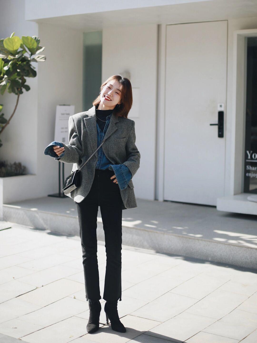 毛衣|圣诞节穿什么?我都为你搭配好了,红色毛衣+格子半身裙,浓浓的氛围感!