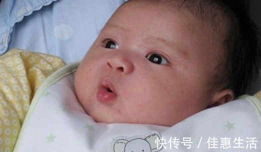 宝宝|宝宝身体如果有这3种情况,说明是缺水了,宝妈要及时给宝宝喂水