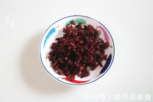 土豆别总炒着吃了，试试这个做法，孩子一口一个，直夸好吃