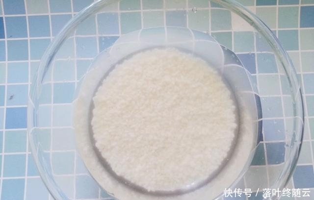 糯米|糯米还能怎样吃?做成丸子软糯美味,晶莹剔透,制作简单易上手