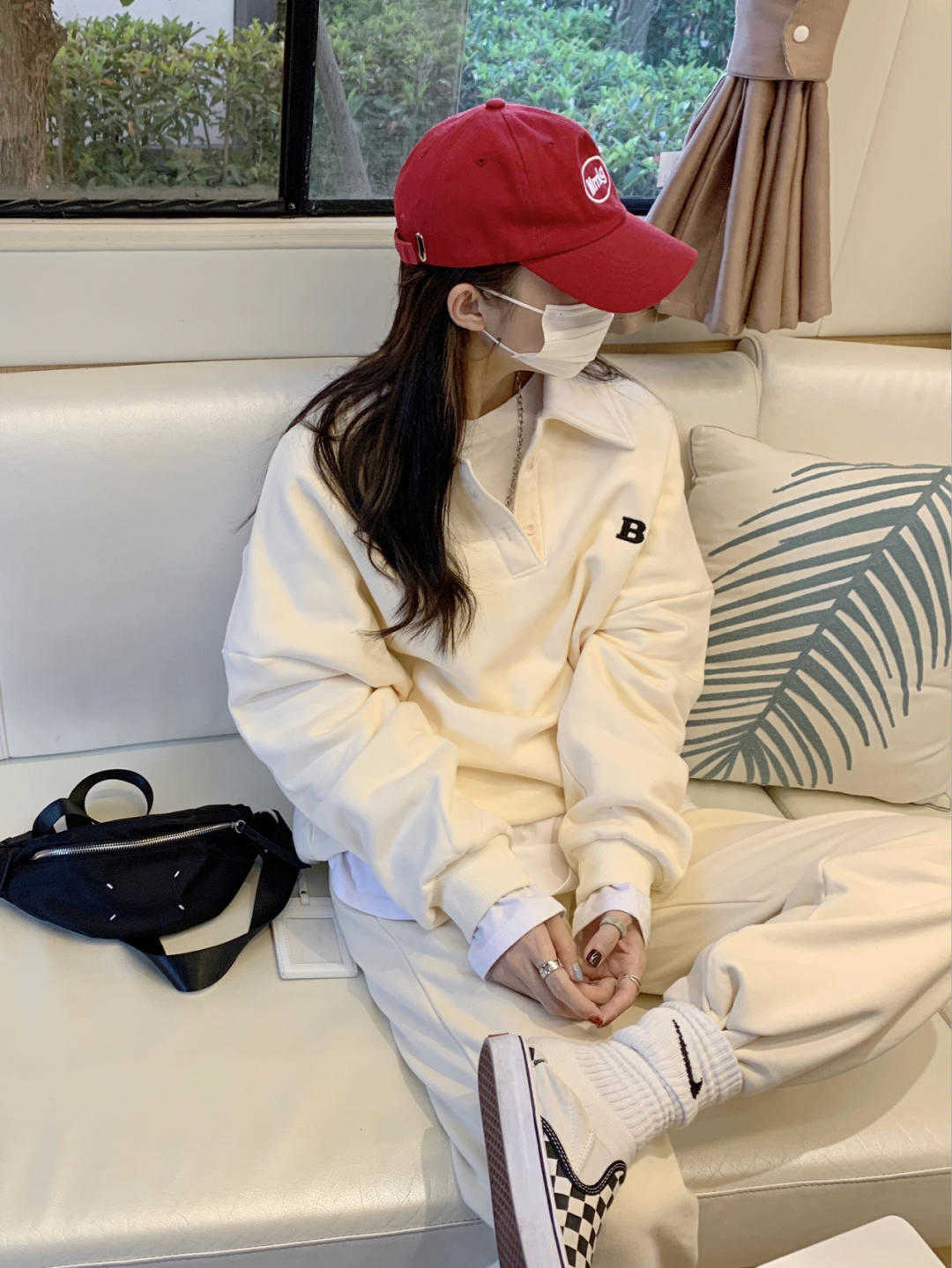 米黄色|别再说冬季单品穿不出减龄效果了!码住这四套造型,唯美又有气质