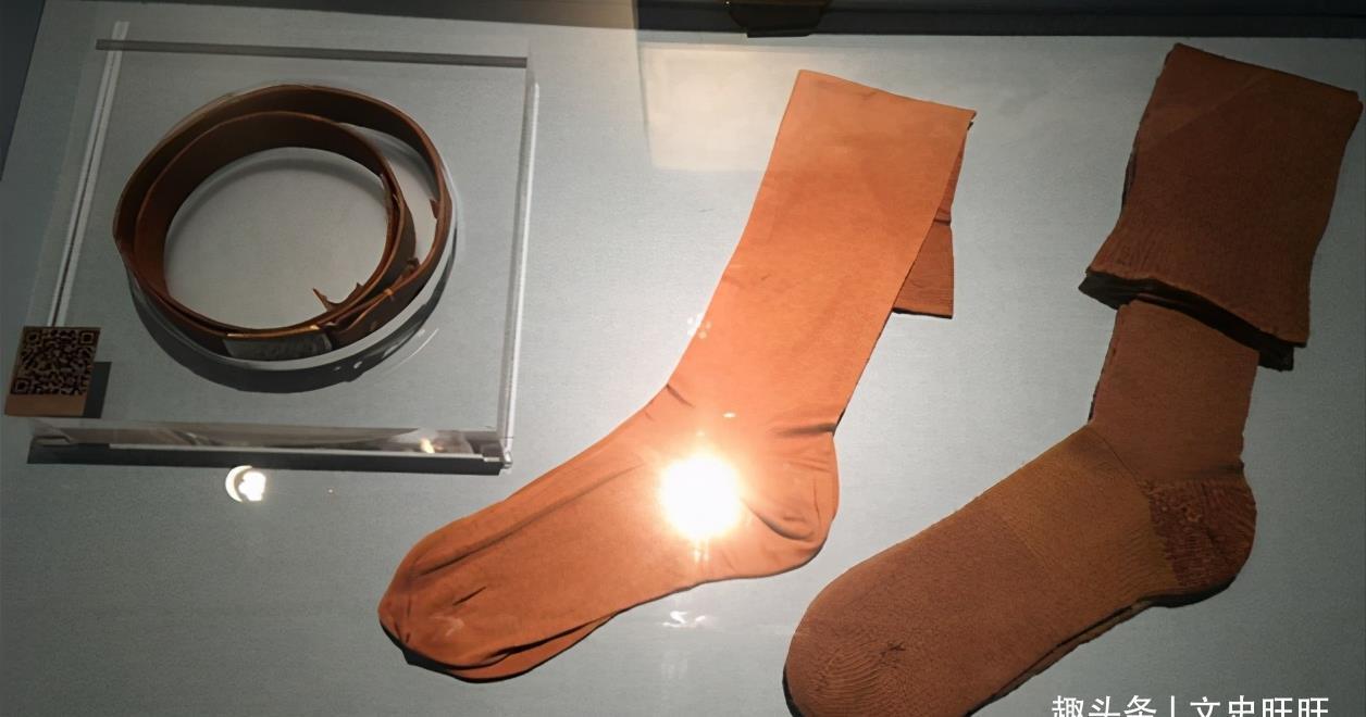 补丁|伟人的睡衣:穿了二十年,打了73个补丁