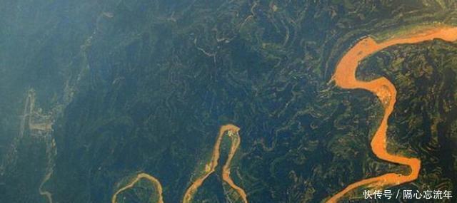 穷小子|一穷小子误打误撞将祖坟葬在龙脉上,几年之后,他成了开国皇帝!