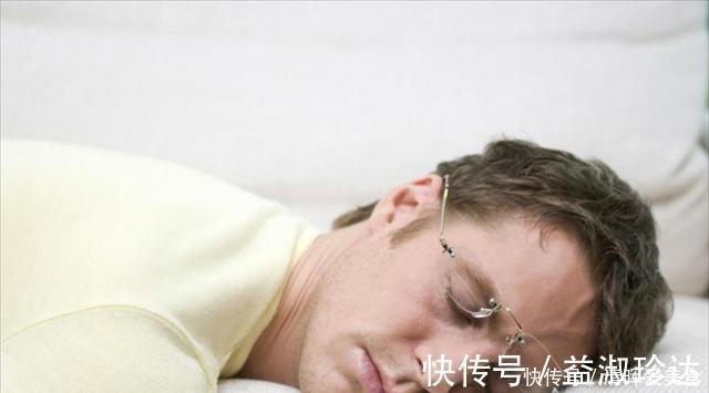 食物残渣|睡觉总是流口水,口水还发出臭味,这7个原因需要警惕