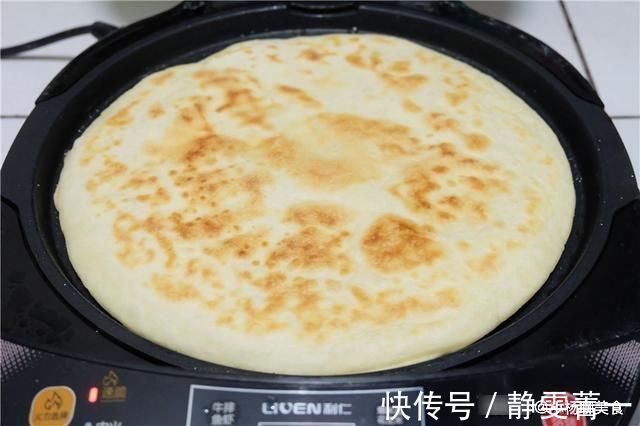 电饼铛|烙饼时,直接烙是大错特错!多做1步,饼柔软起层不发硬,特好吃