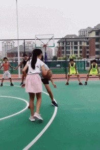 |搞笑GIF:哎呀!你给我点的这个香肠太大了,我吃不完!