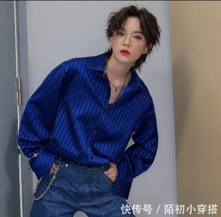 帅气|陆柯燃也太会穿了,格纹上衣配荧光裤,帅气模样男生看了都心动