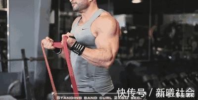臂弯举|掌握正确的训练方法,仅靠自重一样能够锻炼出发达的手臂肌肉