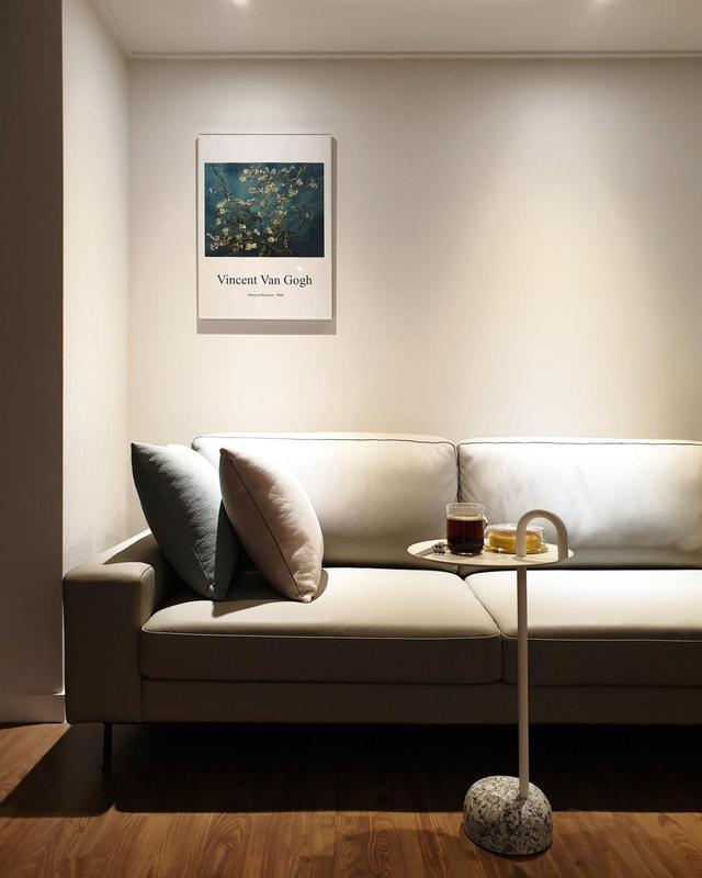 玻璃柜|一到月初就扔家具,85㎡干净得太赏心悦目了,再住10年也不会乱