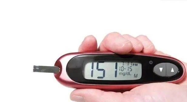 胰岛素抵抗|血糖高不高，只需看身体的4个地方就知道！降血糖用3招