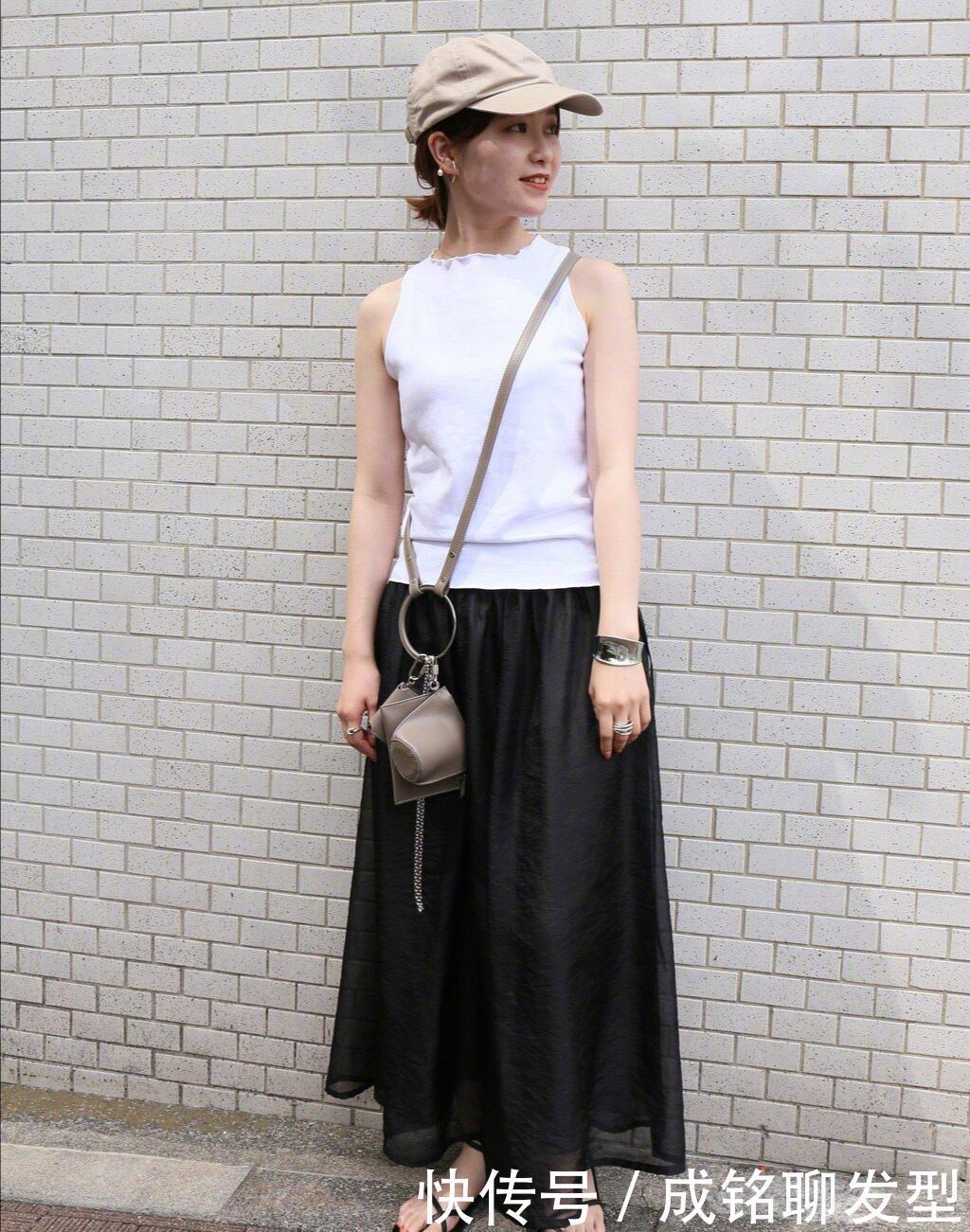 半身裙|永远都穿不腻的裙子!看看这些优雅的裙装搭配示范,时尚又减龄
