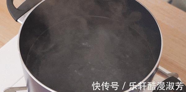 小丸子|敷面膜不如多吃它!喝一口美又润,每年秋天都不能错过!