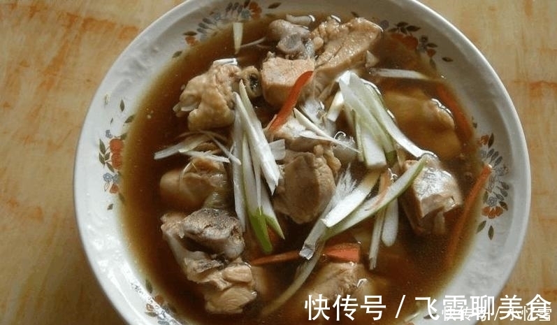 炖菜|周末家庭聚餐,老妈嫌在外面吃太破费,做了11菜一汤,吃个精光