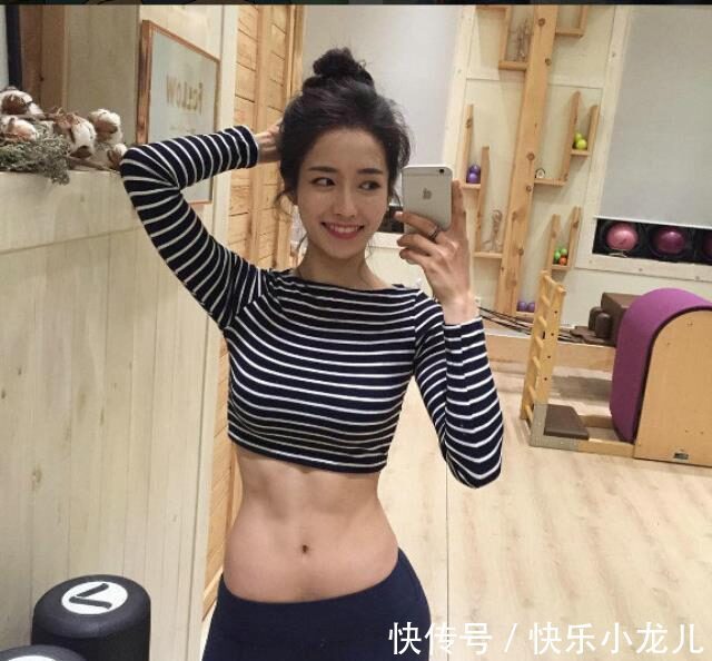 t恤 打底裤舒适不失自在感，穿出女性独有气质