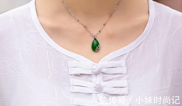 女装|一款优雅时尚的套装,清新减龄,最适合45-65岁的妈妈