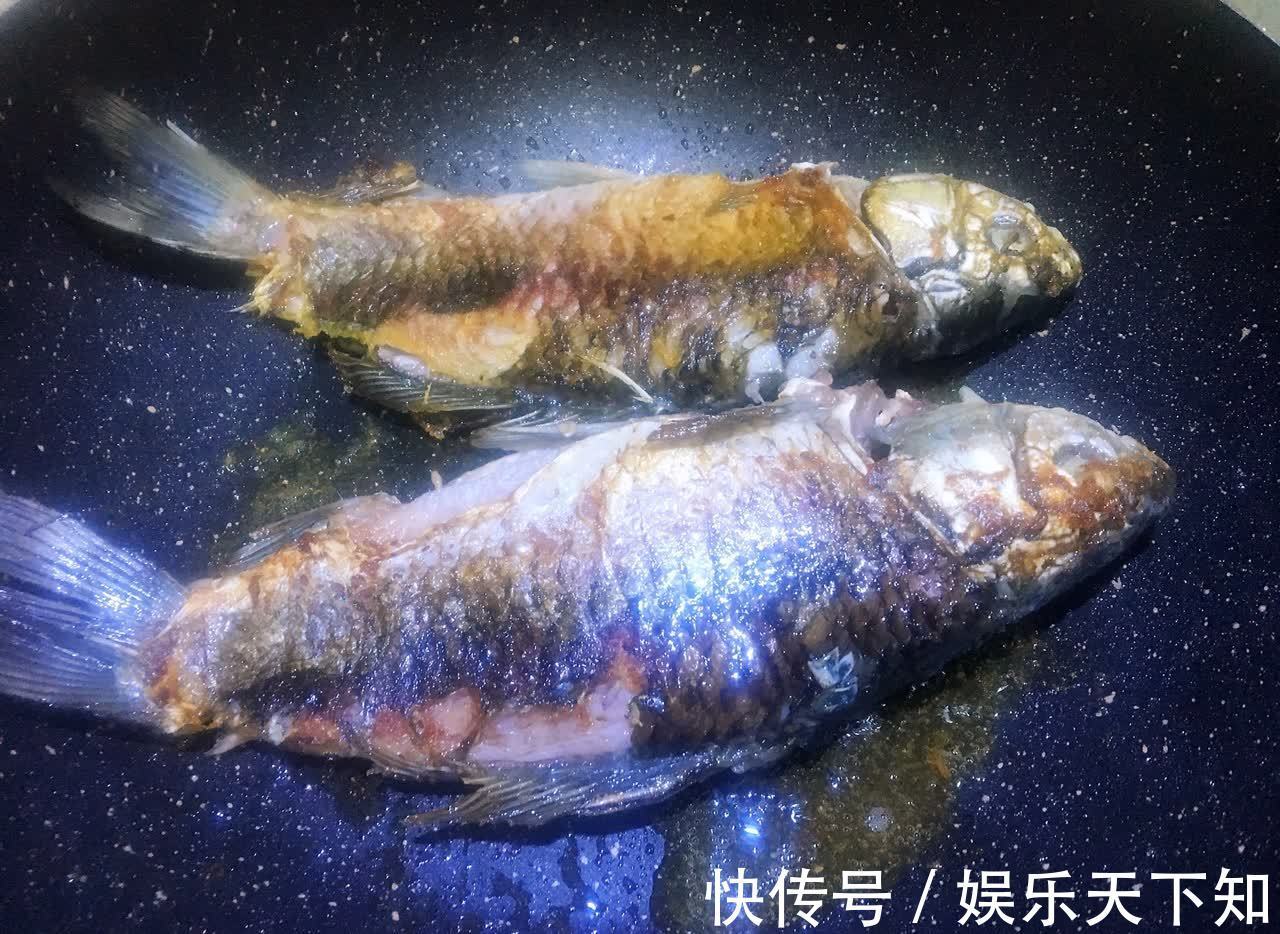 鲫鱼汤|秋天,遇到此鱼别手软,5元1斤,营养很高,比吃肉强多了