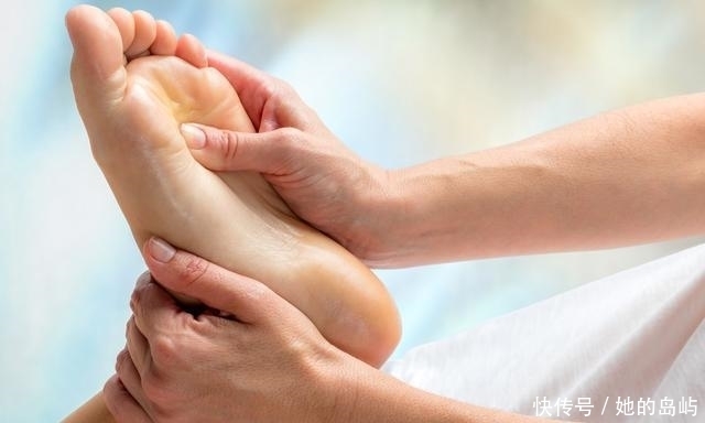 脚后跟|肾好不好要看脚,脚上若没有出现这3种情况,说明你的肾很健康!