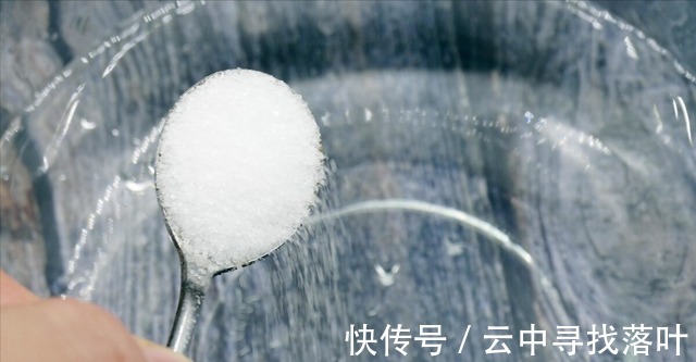 馒头片|炸馒头片,不要再裹蛋液了,加上关键1味料,出锅又酥又脆不吸油!
