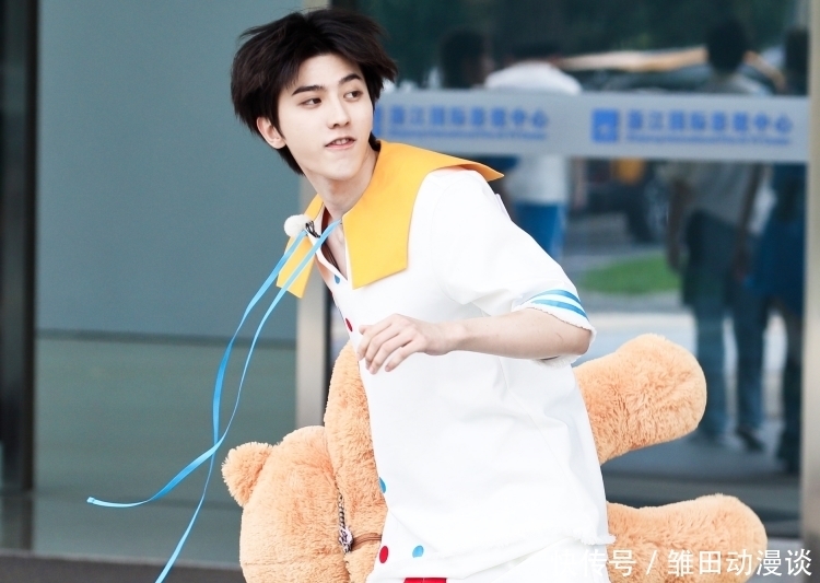 青春环游记|蔡徐坤要背锅?《奔跑吧》的口碑下跌,无关鹿晗无关流量