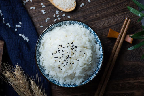 生长发育|多吃饭能长高?三个长高黄金期的孩子,多吃饭会让孩子少长几厘米