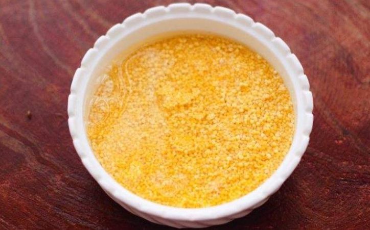 小米和排骨一起做，原来这么好吃，简单一蒸，软糯鲜香出锅抢着吃