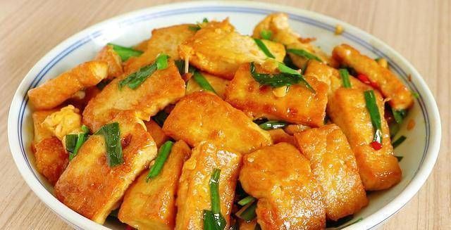 简单|豆腐里打2个鸡蛋,简单一炒,老公孩子最喜欢,每次上桌都吃光光