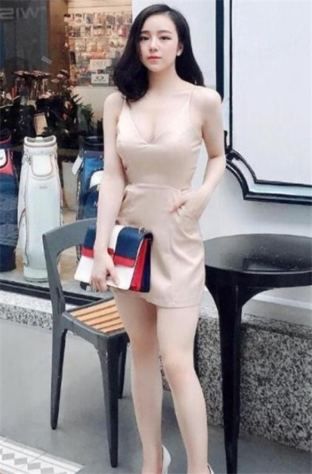 时尚|路人街拍,迷人性感的美女,飘逸有女人味时尚又优雅