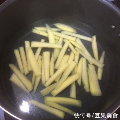 这道烤箱版薯条（一人份），超级简单，绝对下饭