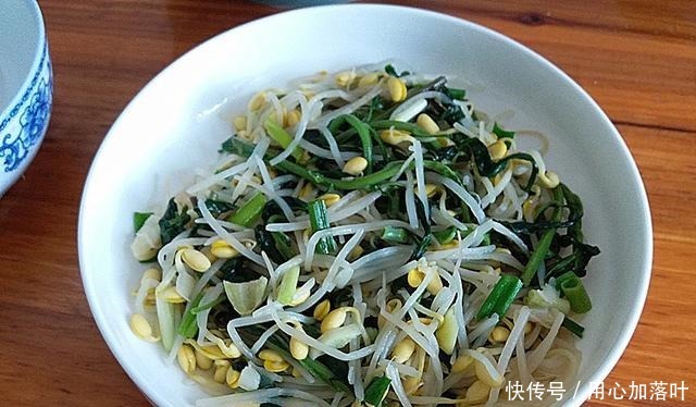 冬天多吃此菜,1块5一把,健脑软化血管,防牙龈出血,别不懂吃