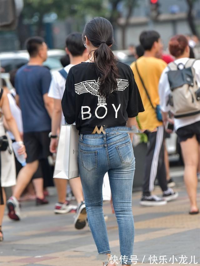 整体素 一袭色彩饱满的打底裤,浪漫复古又有点华丽,舒适又快乐