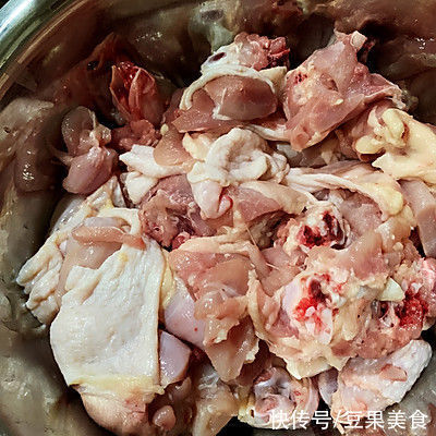 最让孩子停不下筷子的竟然是红烧鸡块焖面