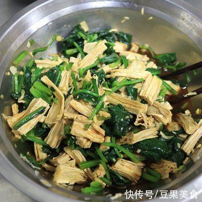 吃着比肉还鲜，嘴馋就吃香辣菠菜腐竹