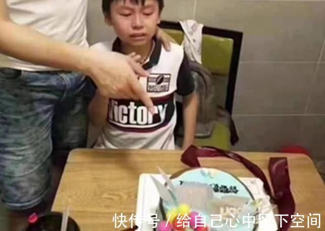 爆炸|最“残忍”的生日蛋糕,让孩子当场情绪爆炸我太难了