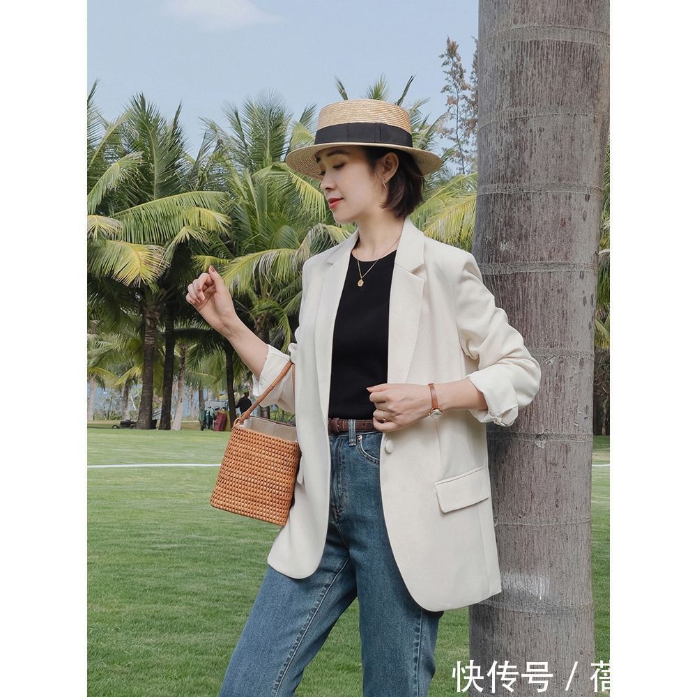 高级感|时尚需要做减法,用这1条简约“牛仔裤”来搭配,轻松透出高级感