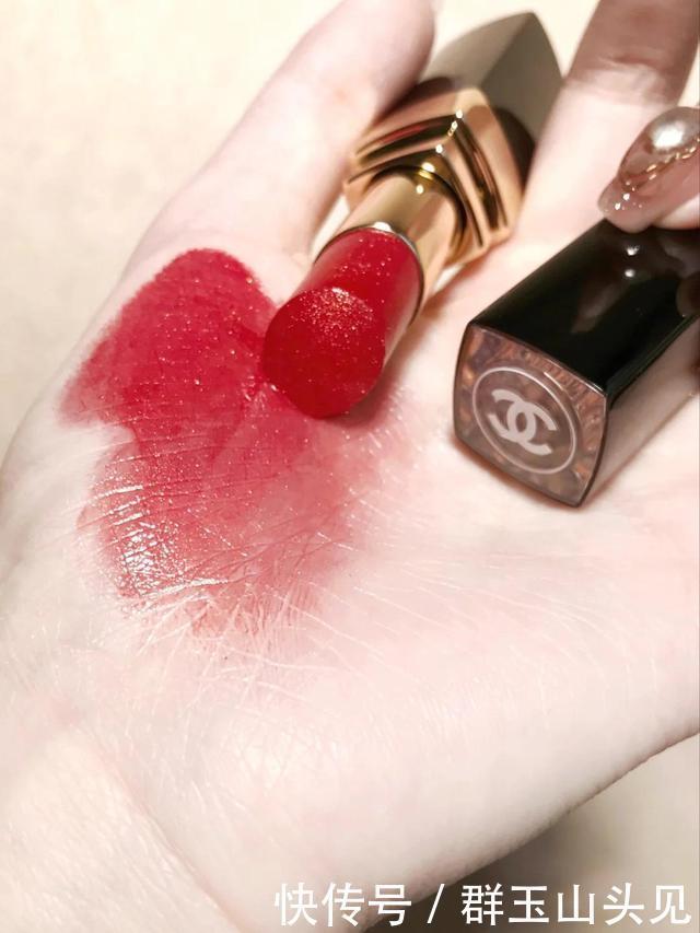 谁说水红色“俗气”那是你不会挑！最显白的4支在这，错过遗憾