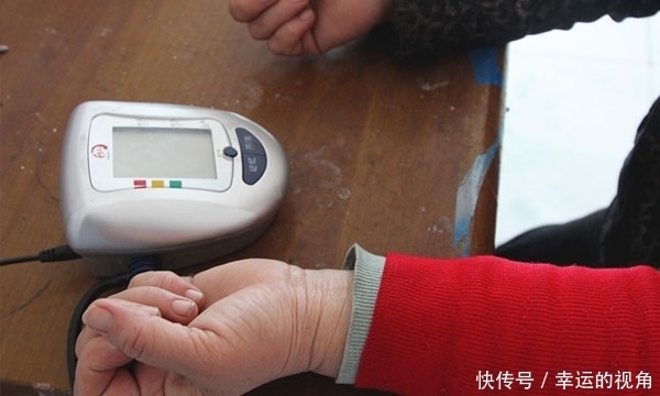 心脑血管|夏季血压容易降？提醒：高血压患者别盲目停药，稳定控压很关键