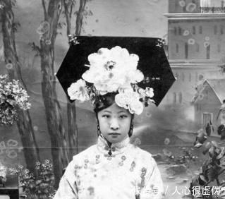 婉容|慈禧晚年热爱拍照,而有一位格格因长得太漂亮,总被慈禧要求合影!