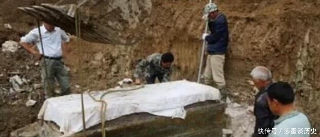  打算|老农挖到西周国宝，打算300元当废品卖，上缴后奖励一条毯子