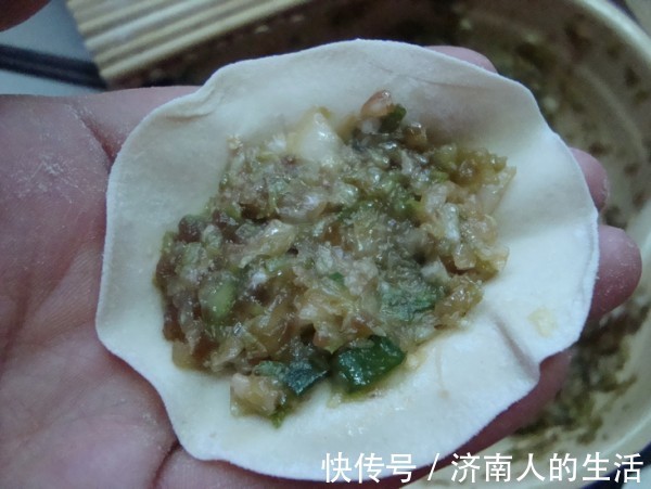 试试此种馅的饺子,保证你吃过一次后,不再只喜欢吃肉馅的!