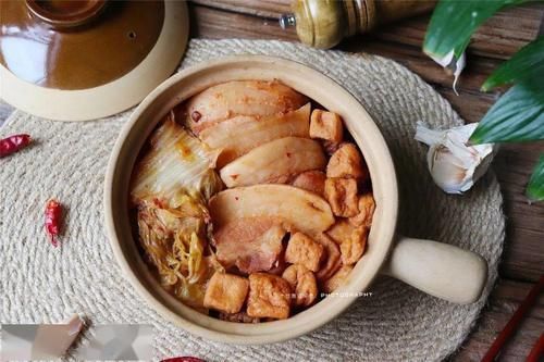 天冷了,多给家人做这锅白菜煲,热乎乎一大锅,上桌汁都抢着吃!!!